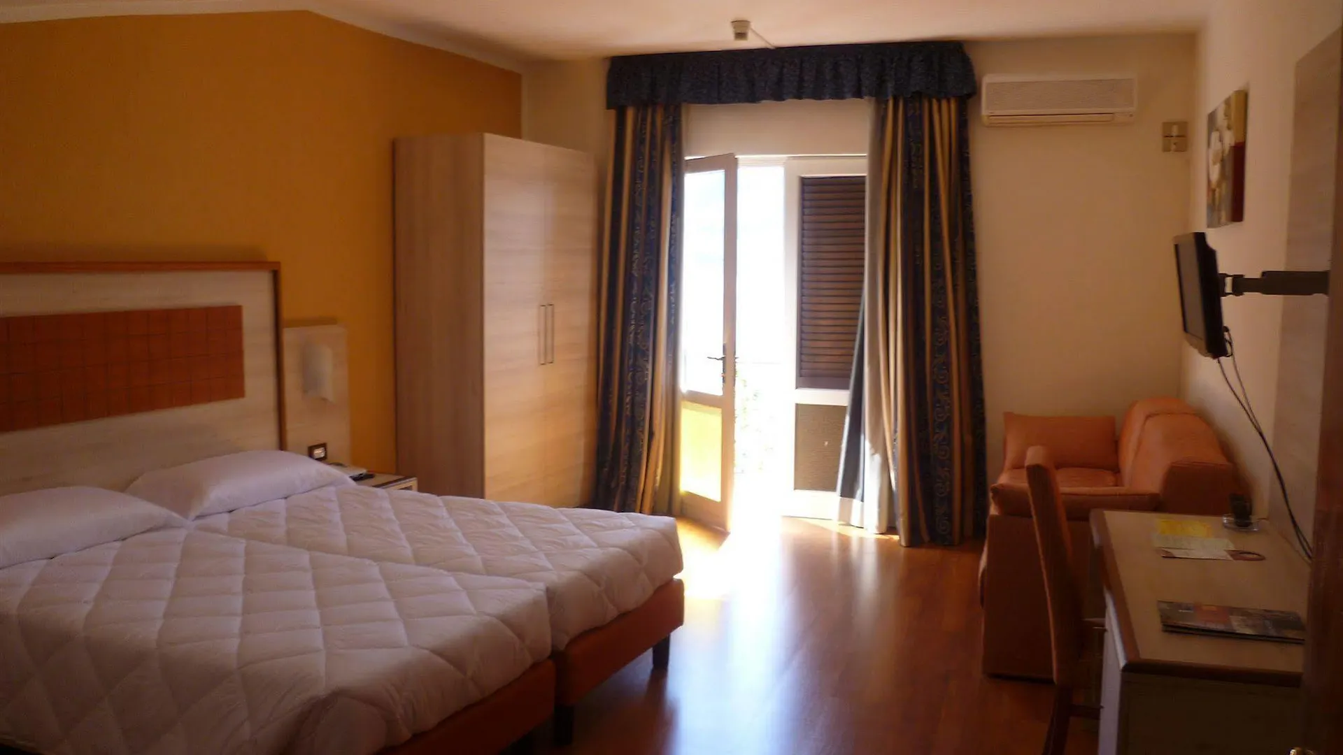 Hotel Castell - Montagnoli Group Limone sul Garda Italy