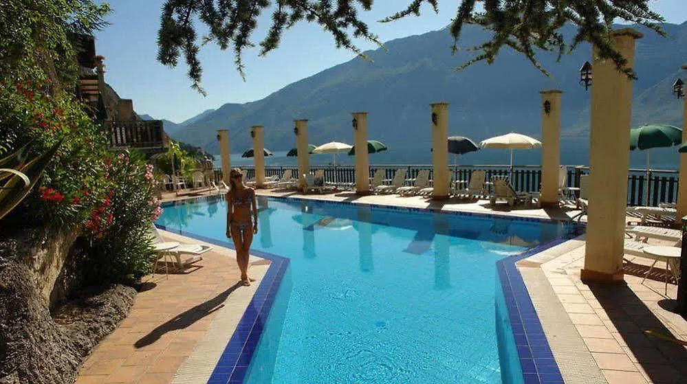Hotel Castell - Montagnoli Group Limone sul Garda