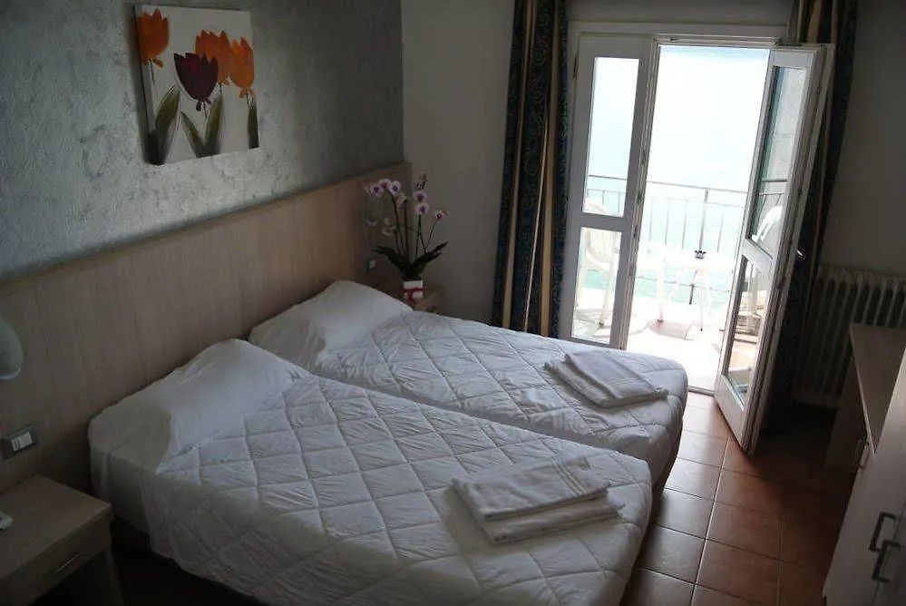 Hotel Castell - Montagnoli Group Limone sul Garda 3*,  Ιταλία